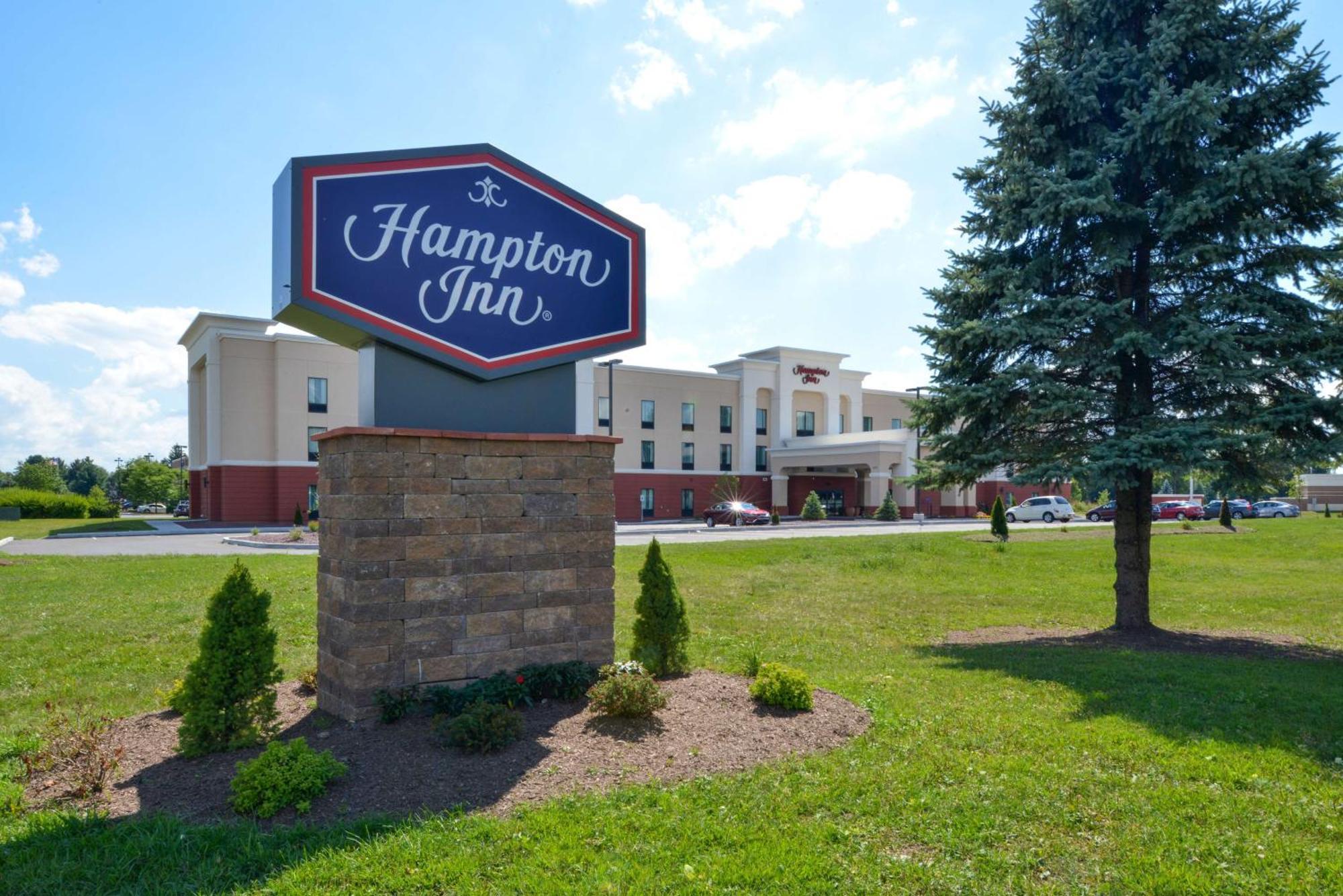 Hampton Inn Потсдам Экстерьер фото